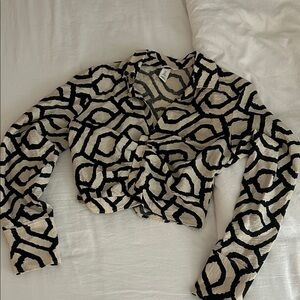 H&M Black & Cream Twist-Front Geometric Long Sleeve Top